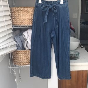 Wide leg paper bag pants.